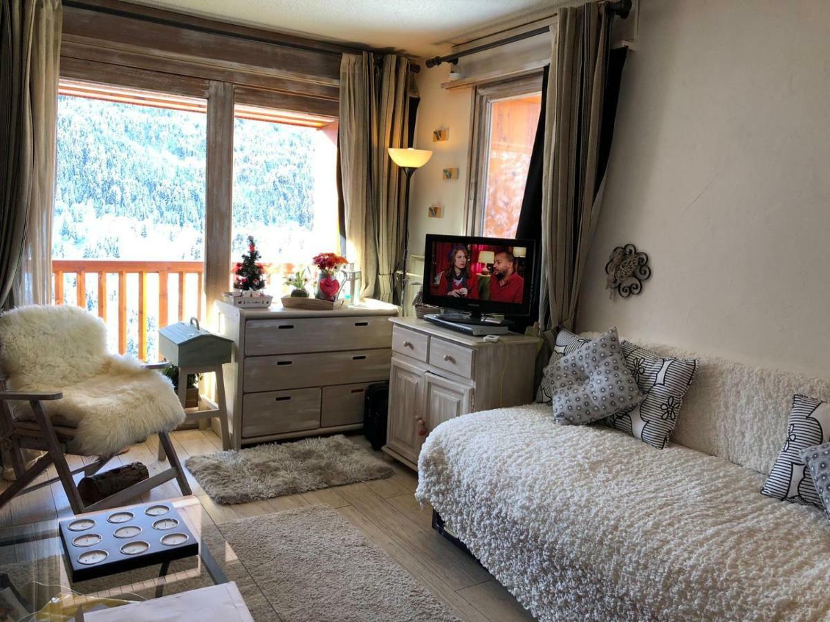 Charmant Studio A Meribel Avec Cheminee Apartment Exterior photo